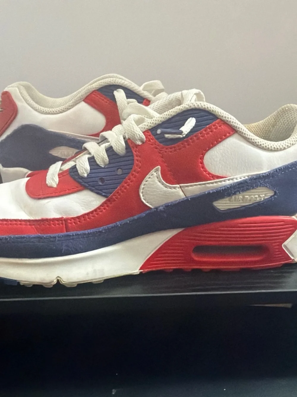 Nike Kids Air Sneakers in White / Red / Blue